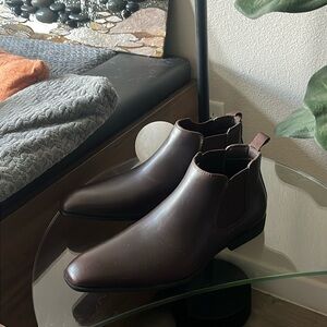 Men’s Chelsea boots men’s size 11 NWOT